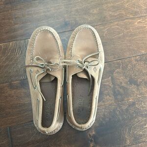 Sperry boat shoes